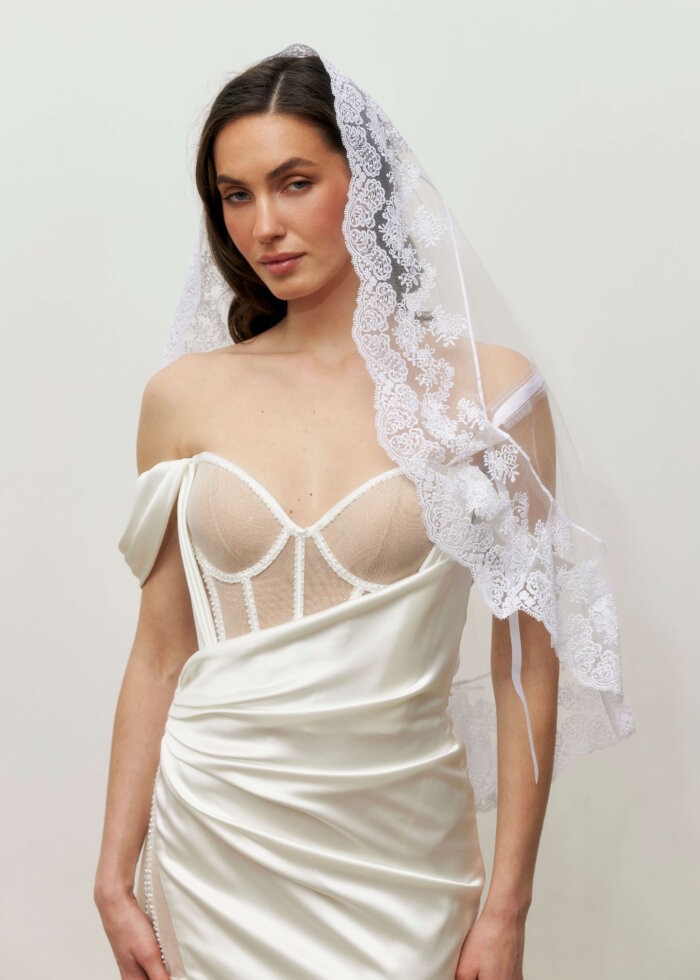 Вінчальний палантин «Divina» з мереживом Blumarine
