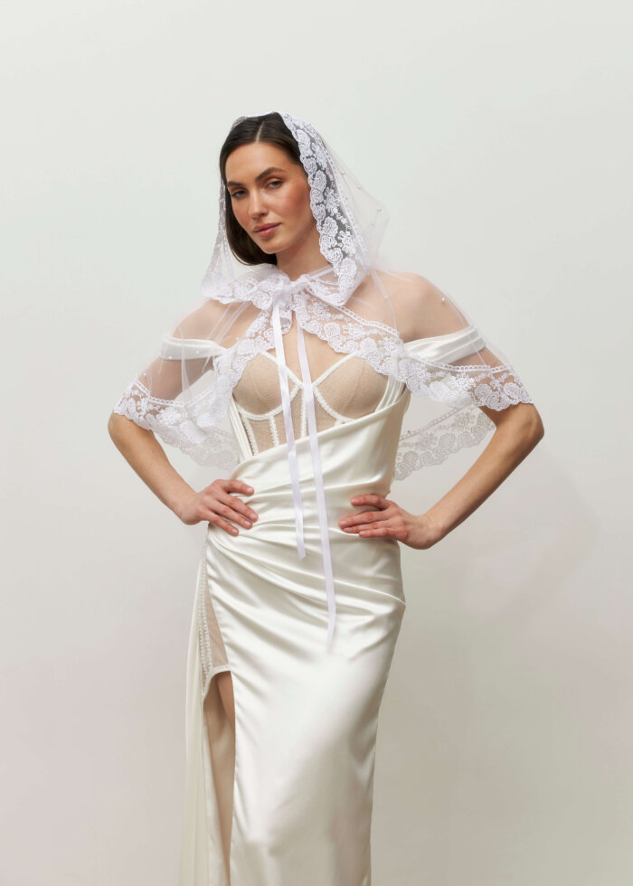 Ексклюзивний білий палантин для вінчання та хрещення Aurora Pearl із фатину з перлинами