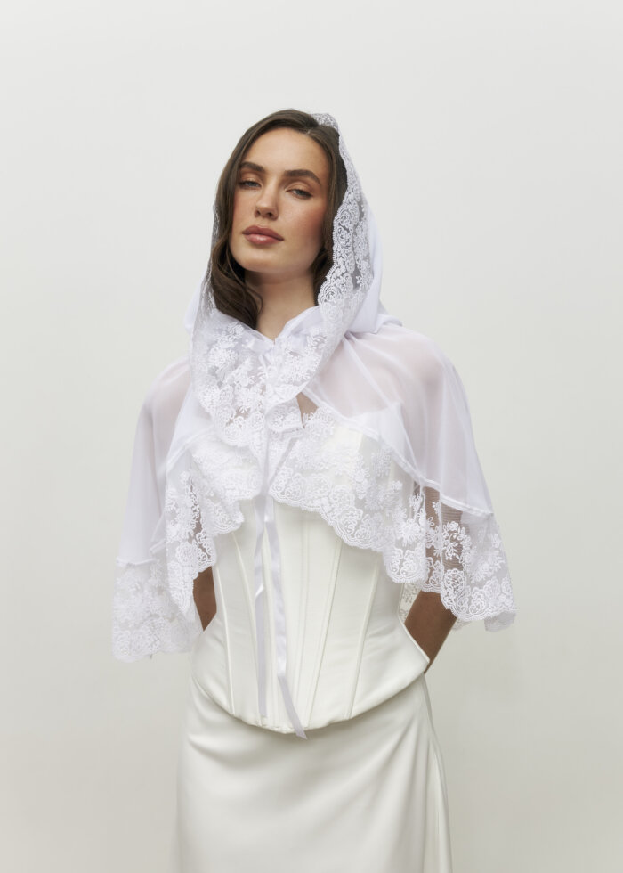 Хустка-палантин «Вічна класика» білий з мереживом Blumarine