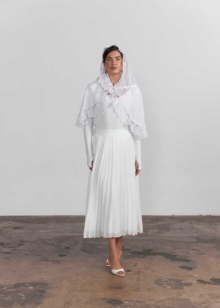 Жіноча накидка для храму “Pure Grace” з капюшоном та мереживом, біла