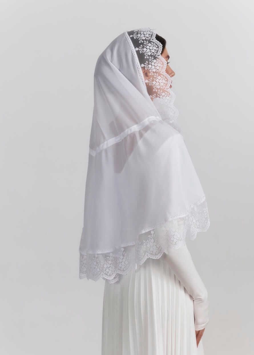 Жіноча накидка для храму “Pure Grace” з капюшоном та мереживом, біла