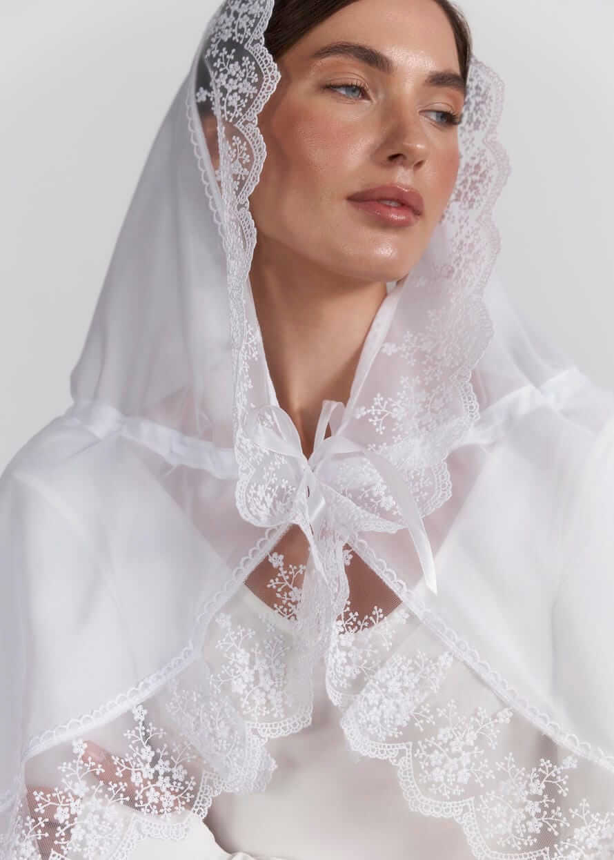 Жіноча накидка для храму “Pure Grace” з капюшоном та мереживом, біла