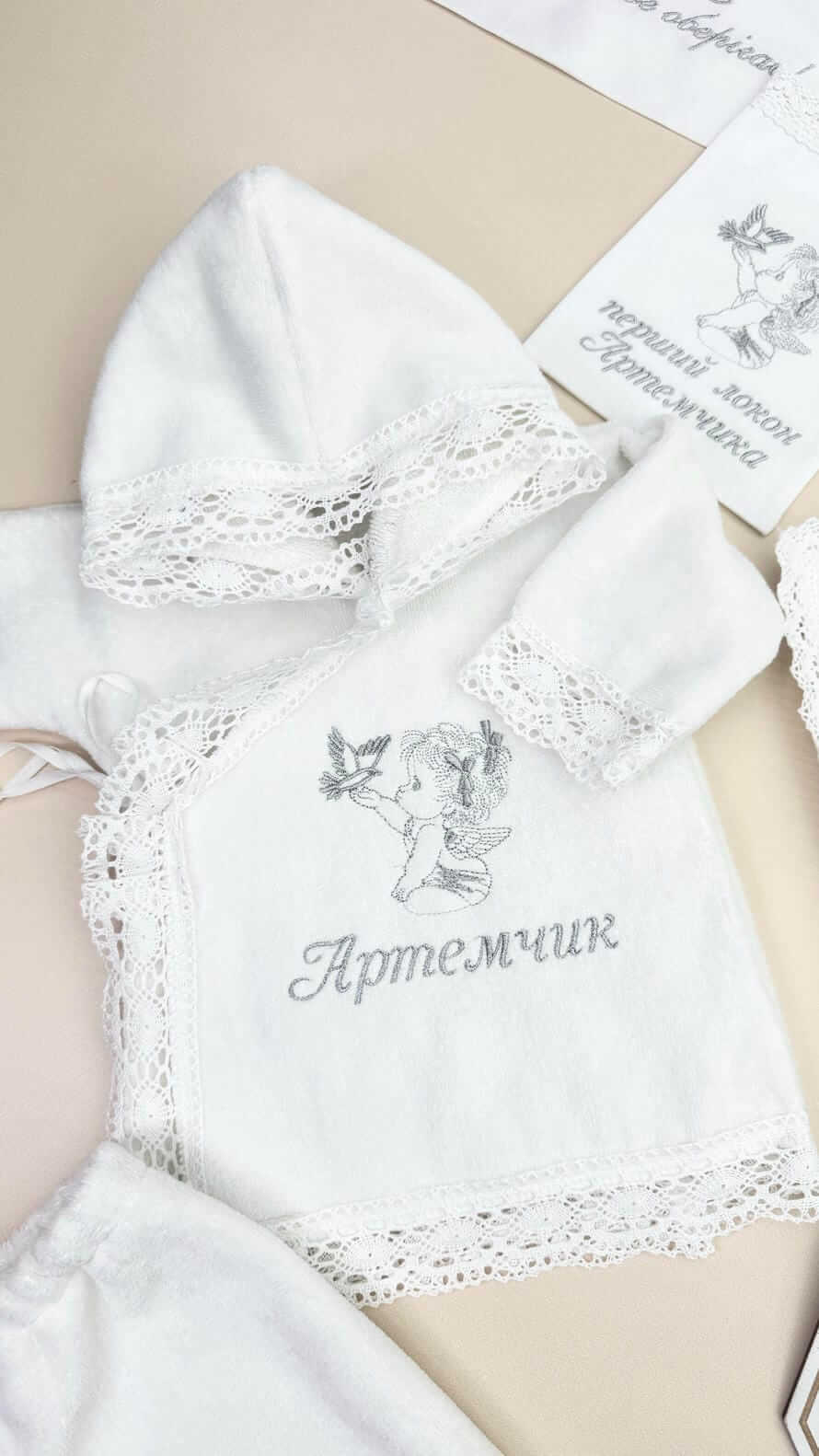 Великий хрестильний набір “Срібний Янгол” з вишивкою, білий