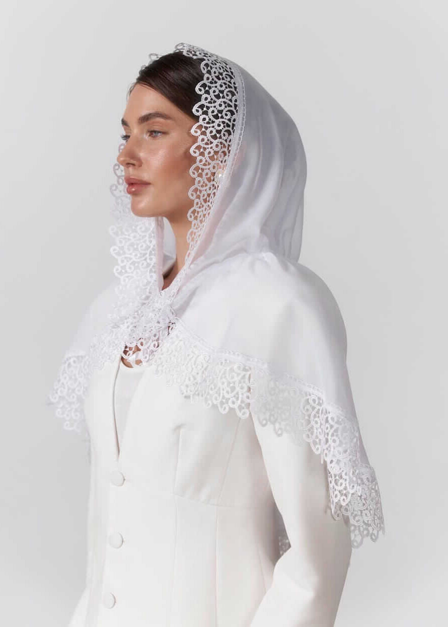 Палантин "White Charm" з капюшоном, шифон та широке мереживо, білий