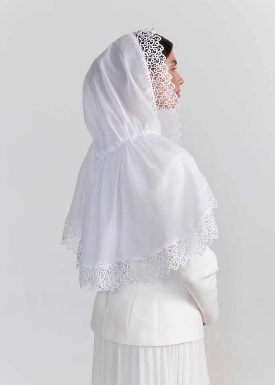 Палантин “White Charm” з капюшоном, шифон та широке мереживо, білий