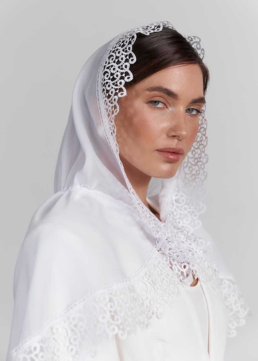 Палантин “White Charm” з капюшоном, шифон та широке мереживо, білий