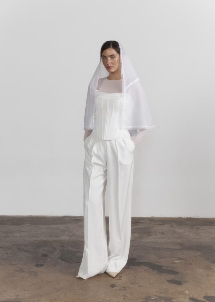 Палантин “Ефірний Шифон” білий, з мінімалістичним турецьким мереживом