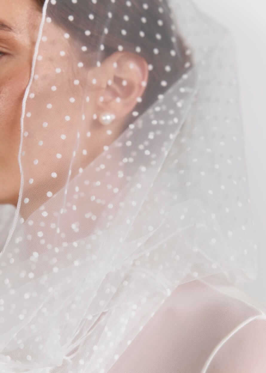 Хомут “Світлий Горошок” з фатіну білий