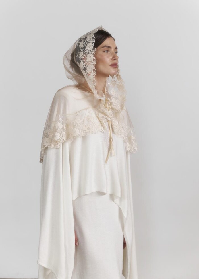 Купити елегантну хустку для церкви бежевого кольору, легкий фатин