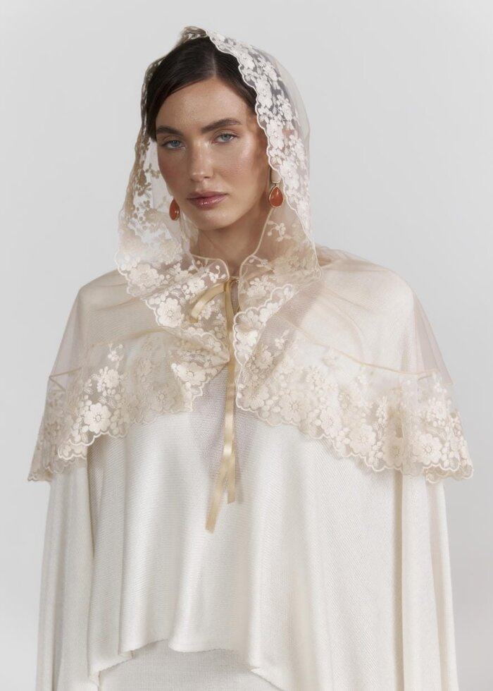 Купити елегантну хустку для церкви бежевого кольору, легкий фатин