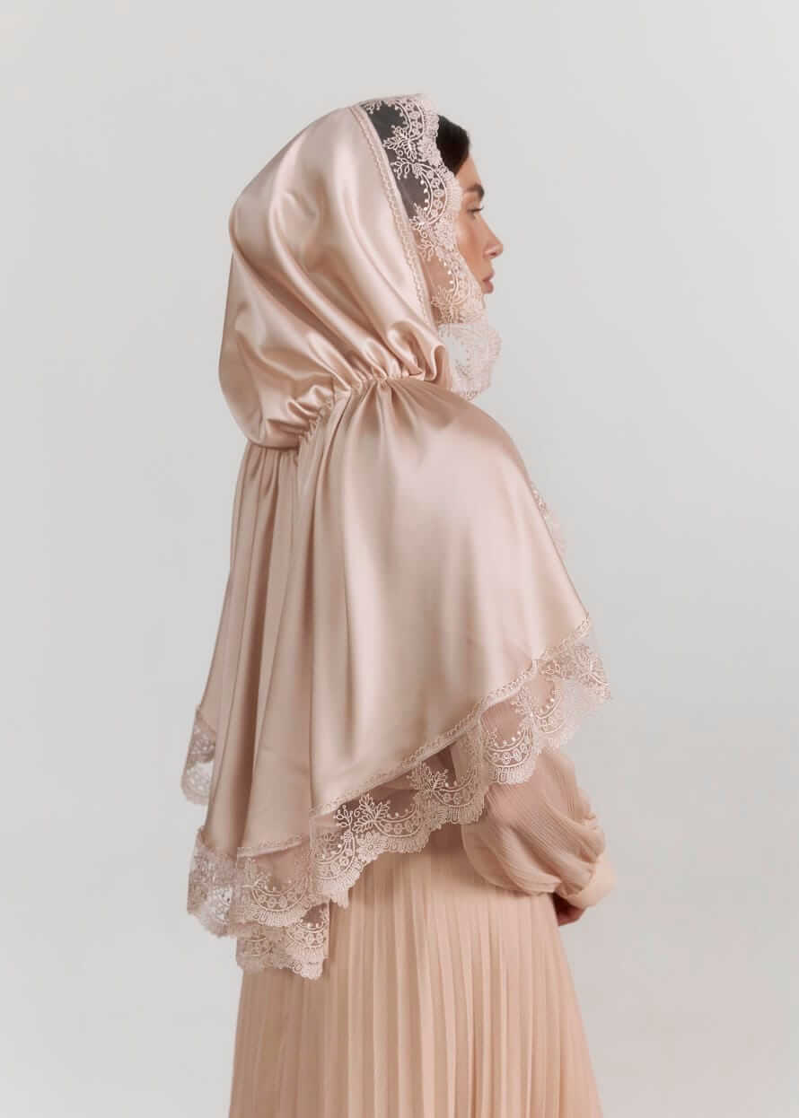 Палантин із шовку Армані “Elegance” з бежевим мереживом