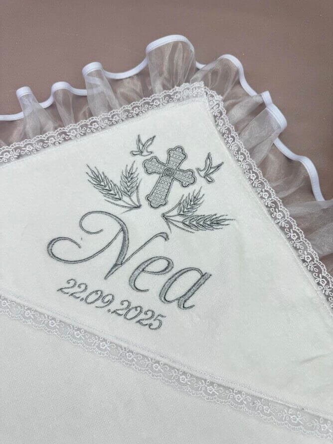 Крижма для хрещення “Срібний Ангел” із велюр махри, біла; з органзою та мереживом