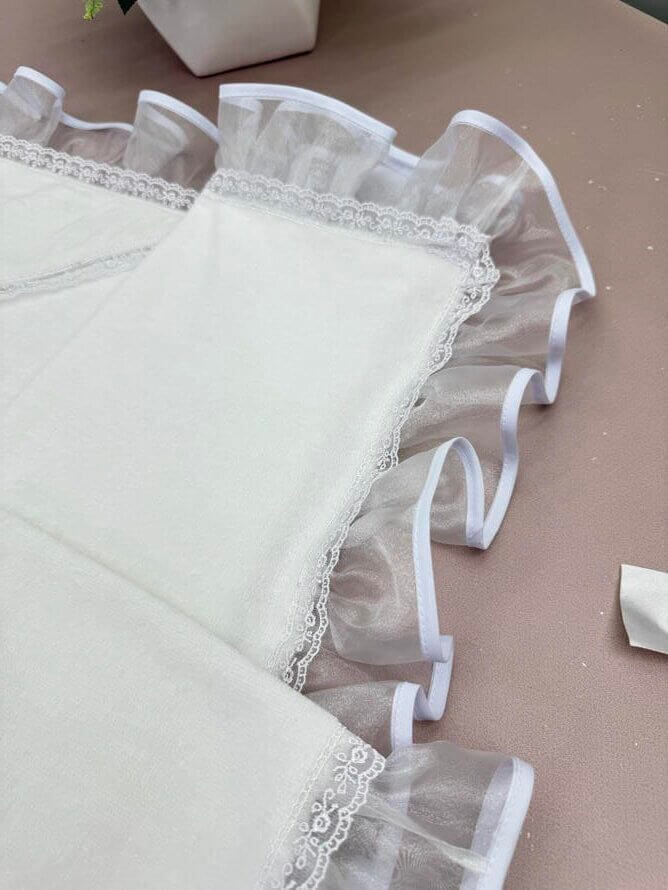 Крижма для хрещення “Срібний Ангел” із велюр махри, біла; з органзою та мереживом