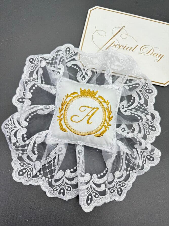 Подушечка для хрестика на хрестини “Оберіг” з вишивкою або декором