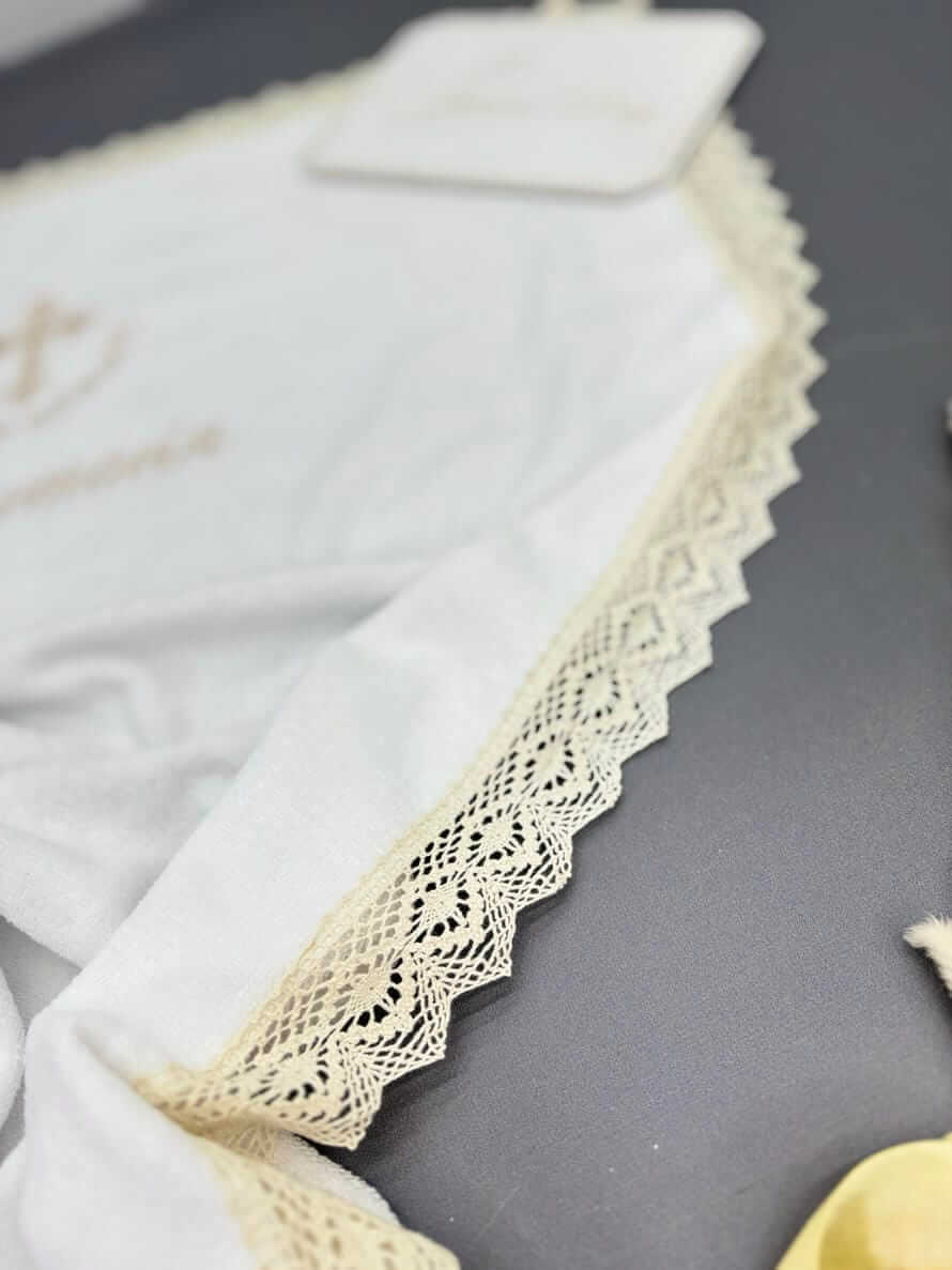 Крижма-рушник “Оксамитова Молитва” іменна, велюр-махра, бежеве мереживо