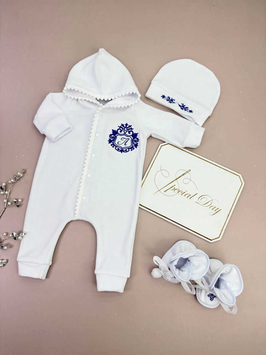 Хрестильний набір для хлопчика "Зимовий Оберіг" (Велюр, Синя вишивка, іменний)