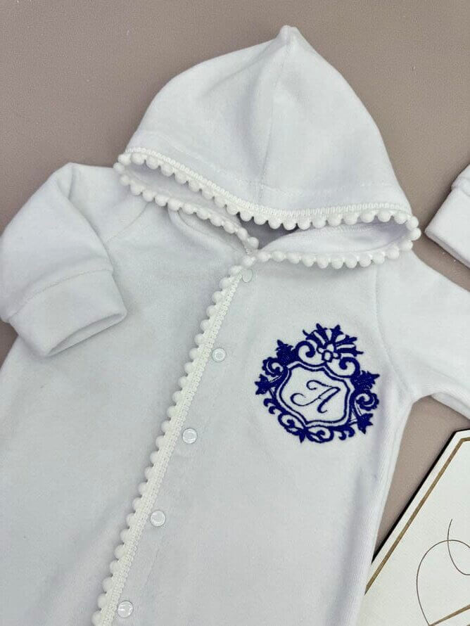 Хрестильний набір для хлопчика “Зимовий Оберіг” (Велюр, Синя вишивка, іменний)