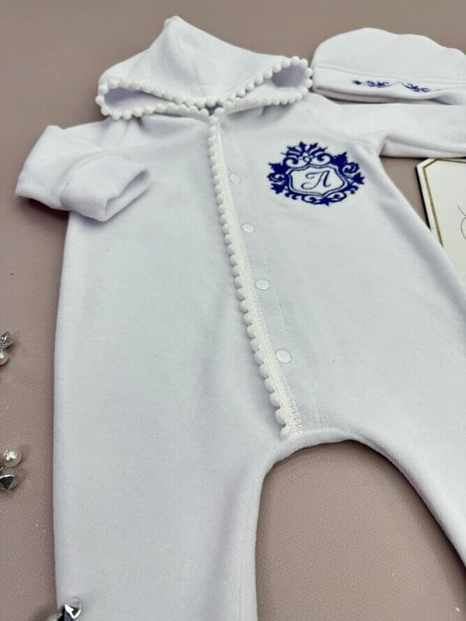 Хрестильний набір для хлопчика “Зимовий Оберіг” (Велюр, Синя вишивка, іменний)