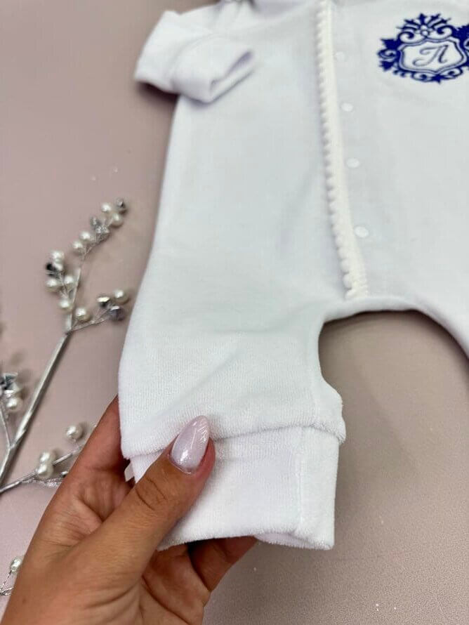 Хрестильний набір для хлопчика “Зимовий Оберіг” (Велюр, Синя вишивка, іменний)