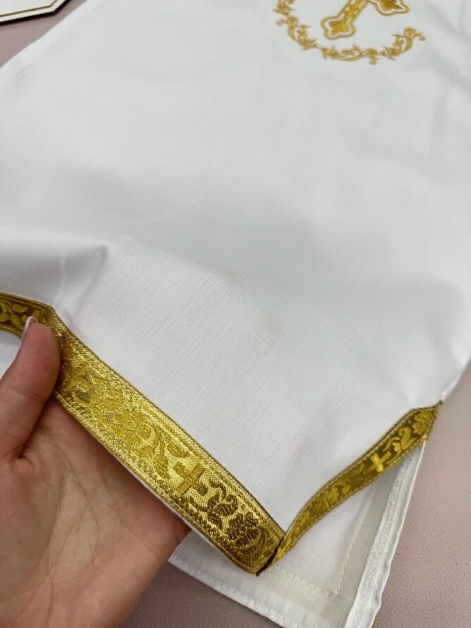 Хрестильна сорочка “Золотий Хрест” подовжена, білий сатин, золота вишивка