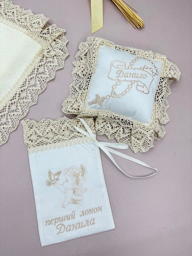 Подушечка для хрестика на хрестини “Оберіг” з вишивкою або декором