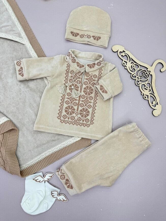 Набір для хрещення хлопчика “Теплі Традиції” з утепленою крижмою та одягом