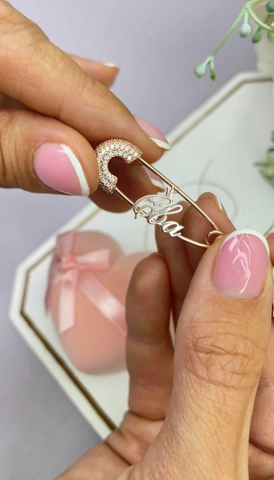 Именная серебряная булавка-оберег 925 пробы