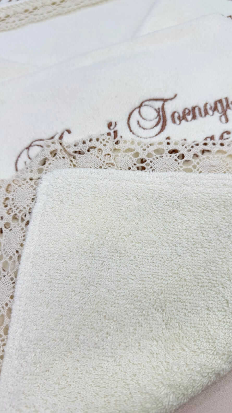 Хрестильний набір “Теплі Традиції” з крижмою та вишиванкою, айворі