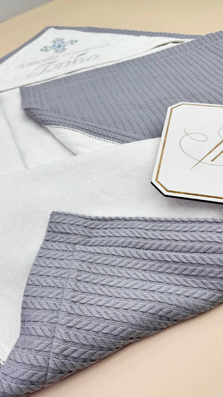 Утеплена крижма для хрещення “Срібна Казка” з вишивкою, велюр махра, біла з сірим