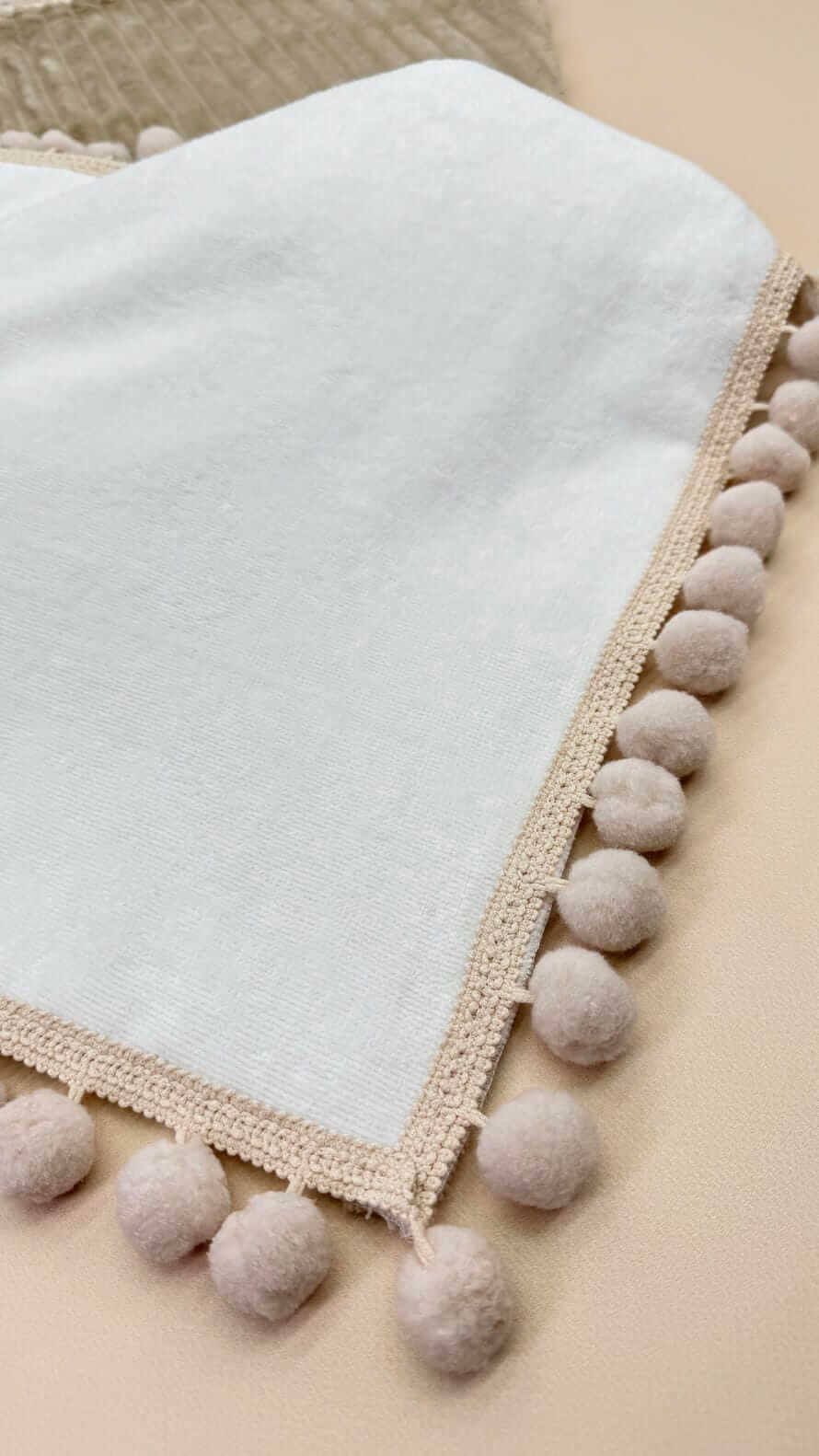 Іменна крижма для хрещення “Теплі Обійми” з коричневою вишивкою