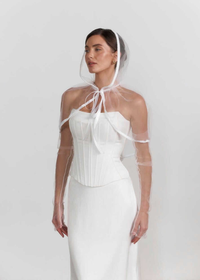 Палантин з фатіну (Білий) з міні-помпонами по краю, накидка