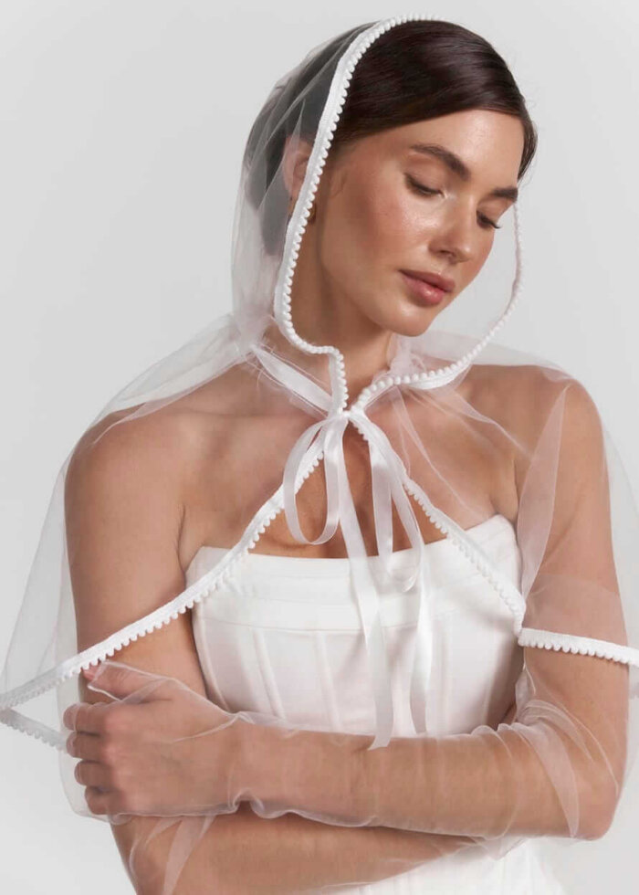 Палантин з фатіну (Білий) з міні-помпонами по краю, накидка