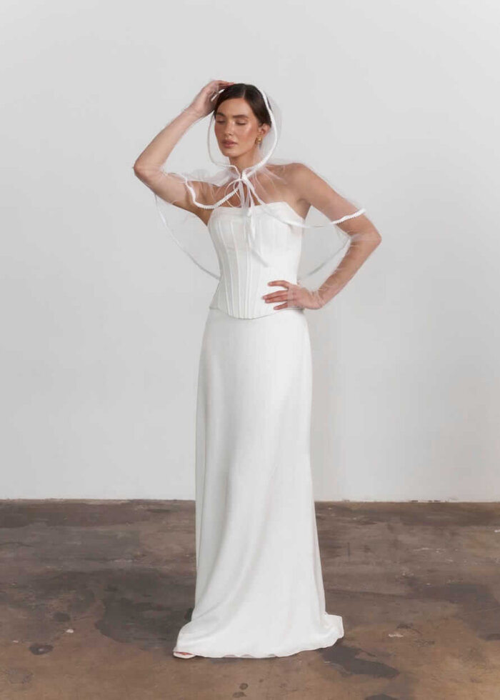 Палантин з фатіну (Білий) з міні-помпонами по краю, накидка