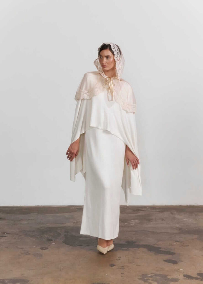 Палантин “Кремова Вуаль” з фатіну та бежевим турецьким мереживом