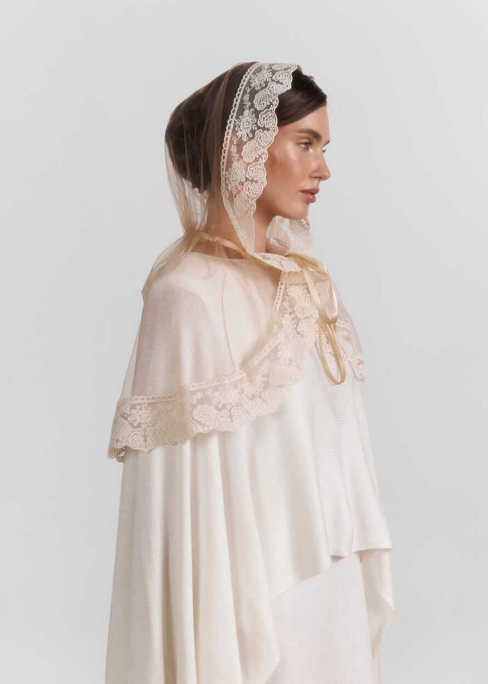 Палантин “Кремова Вуаль” з фатіну та бежевим турецьким мереживом