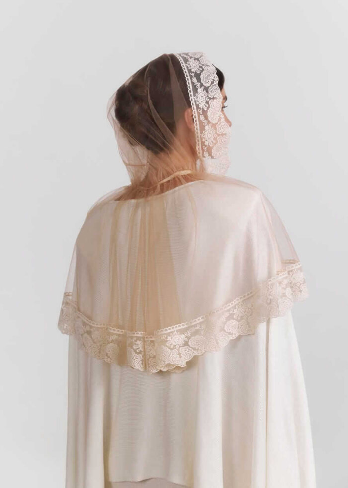 Палантин “Кремова Вуаль” з фатіну та бежевим турецьким мереживом