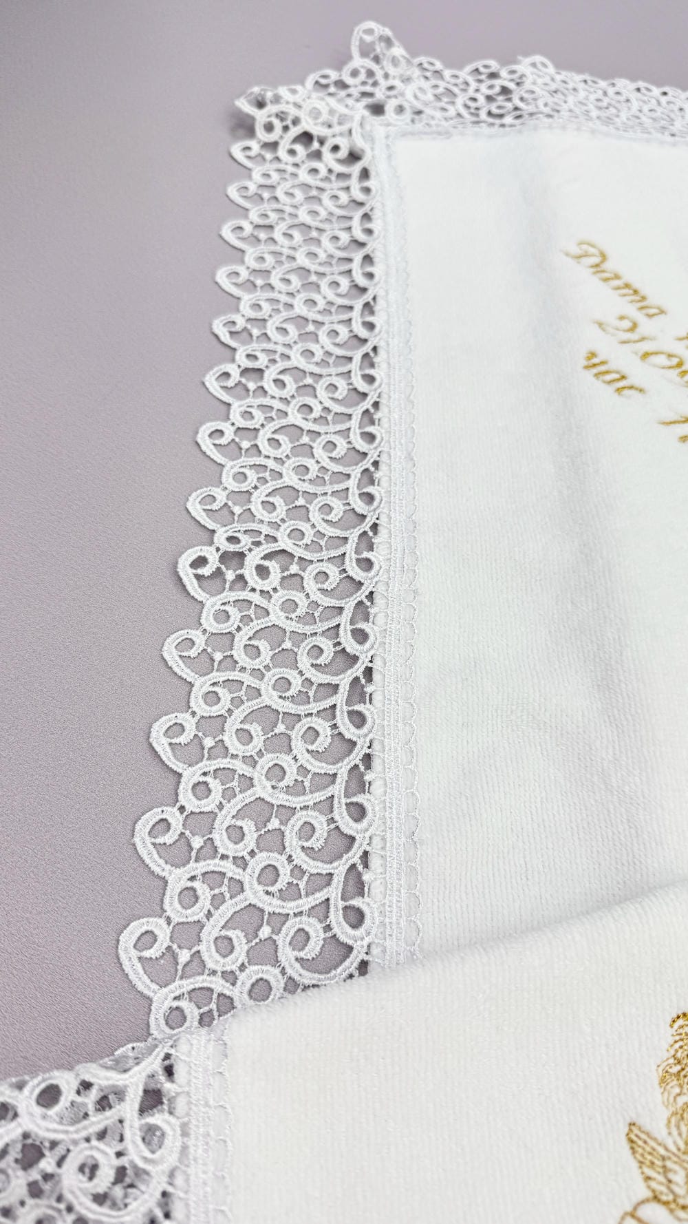 Именная крыжма «Белоснежные Кораллы», полотенце с кружевом для крещения