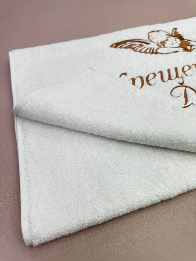 Подарунок хрещеним батькам: рушники з вишивкою