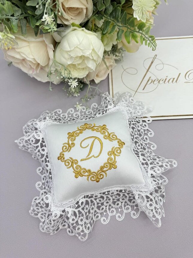 Именная подушечка для крестика