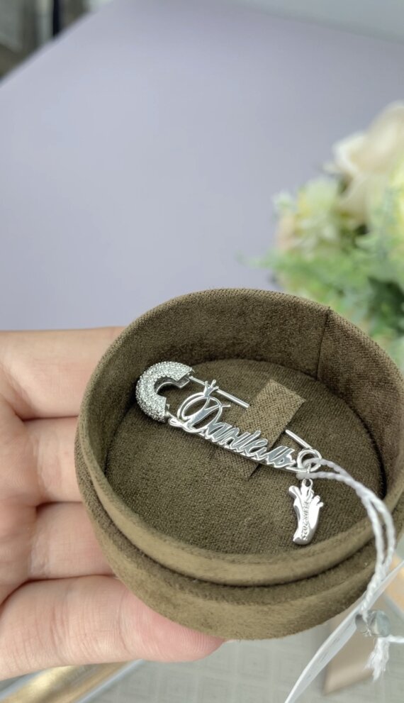 Іменна шпилька-оберіг “Перші Кроки”