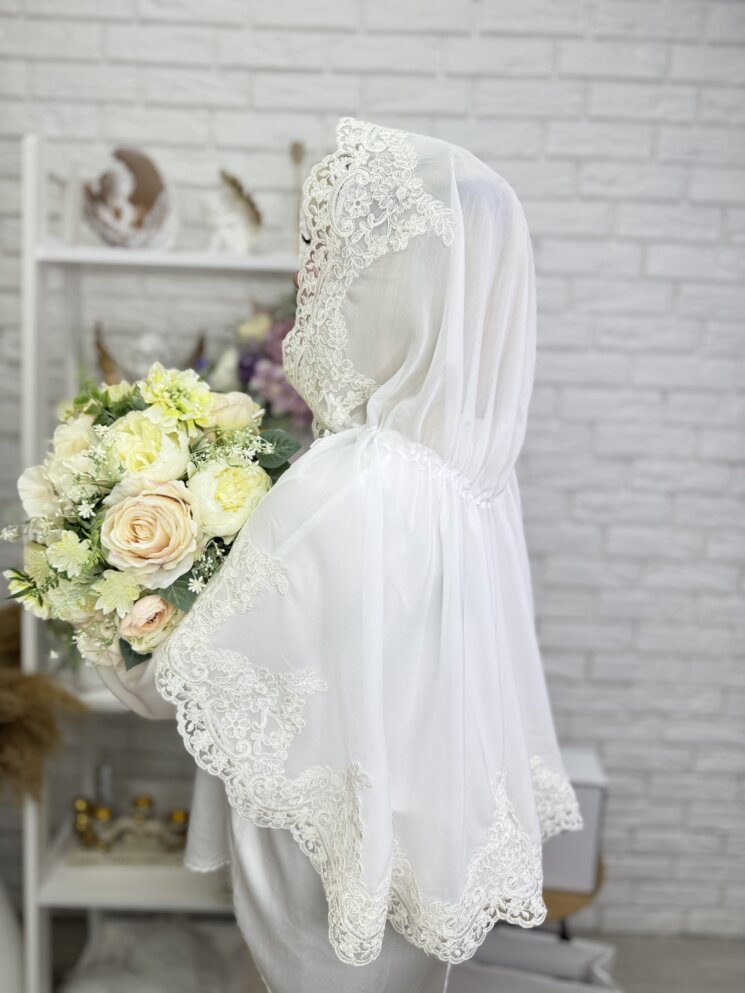 Палантин-вуаль “Молочная Роза”