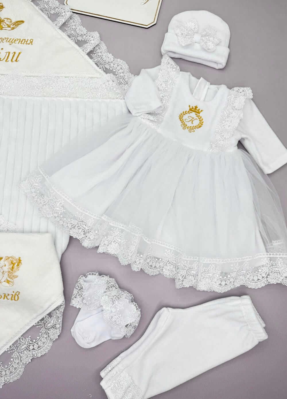 Повний набір для хрещення  дівчинки «Снігова Королева»: іменна крижма, утеплений одяг для дівчинки, аксесуари для хрестин