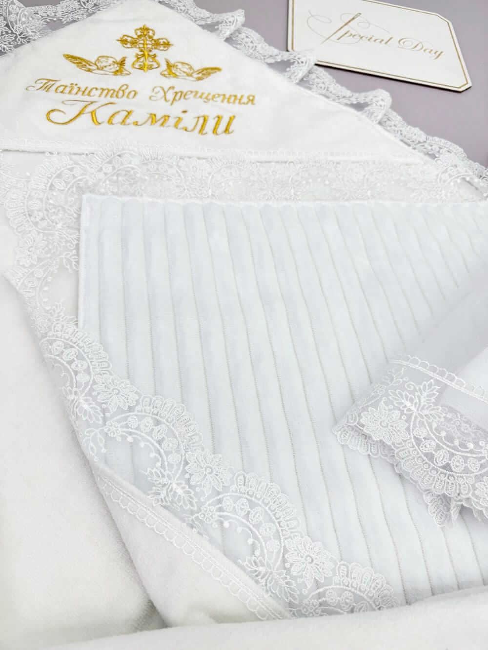 Повний набір для хрещення  дівчинки «Снігова Королева»: іменна крижма, утеплений одяг для дівчинки, аксесуари для хрестин