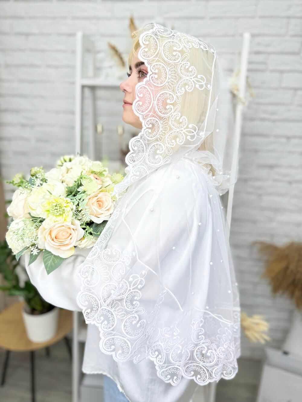 Палантин в храм «Жемчужная Корона» для крестной мамы, фатиновый
