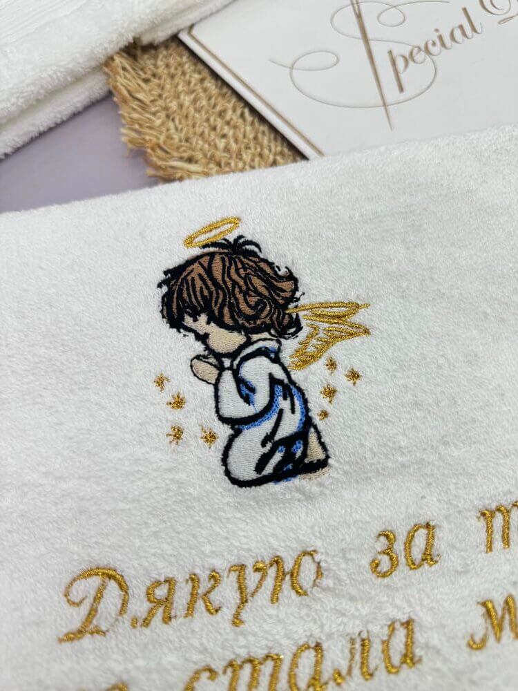 Полотенца для крестной мамы и крестного папы «Ангел Благодарности», именная вышивка