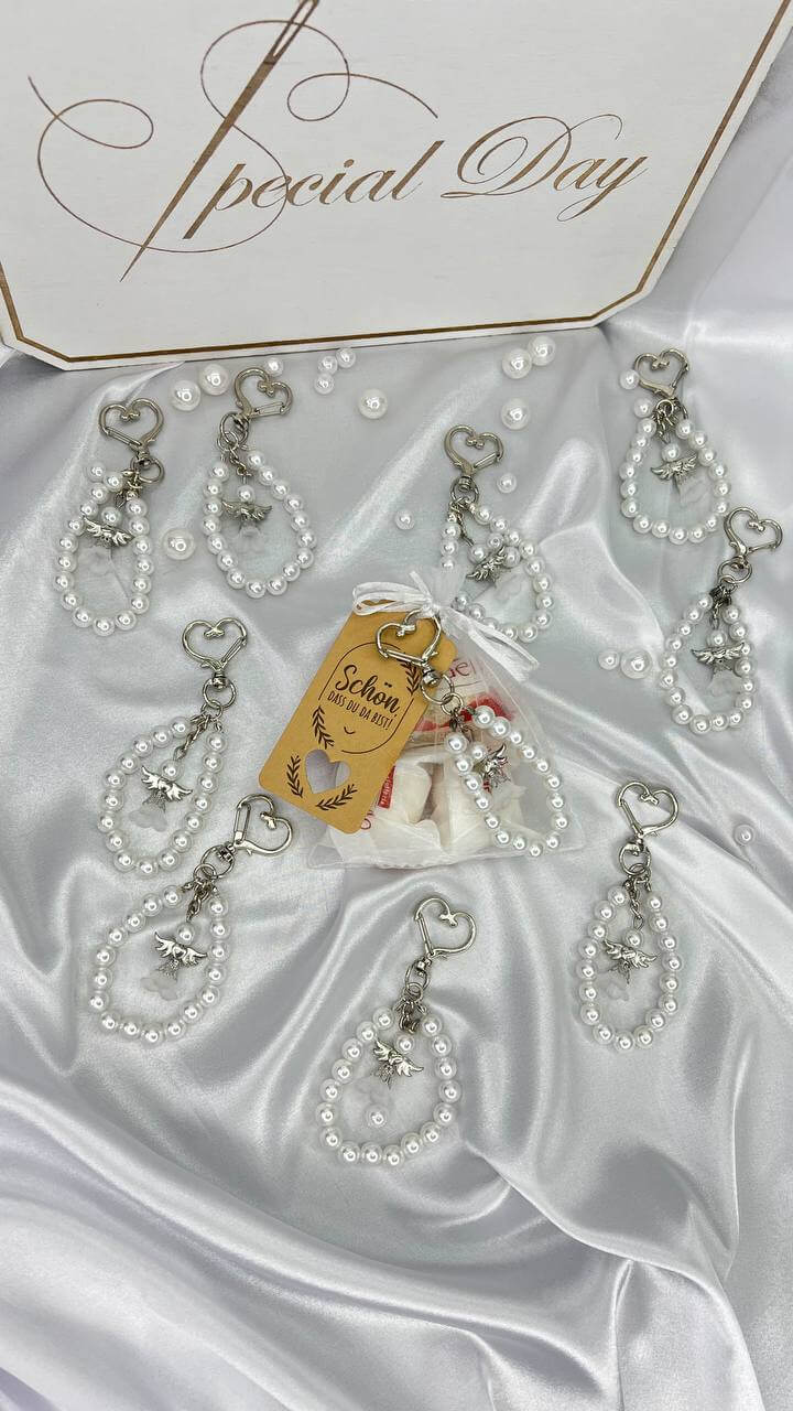 Подарунок хрещеним батькам та гостям на хрещення "Брелоки-обереги "Перлинний Ангел"