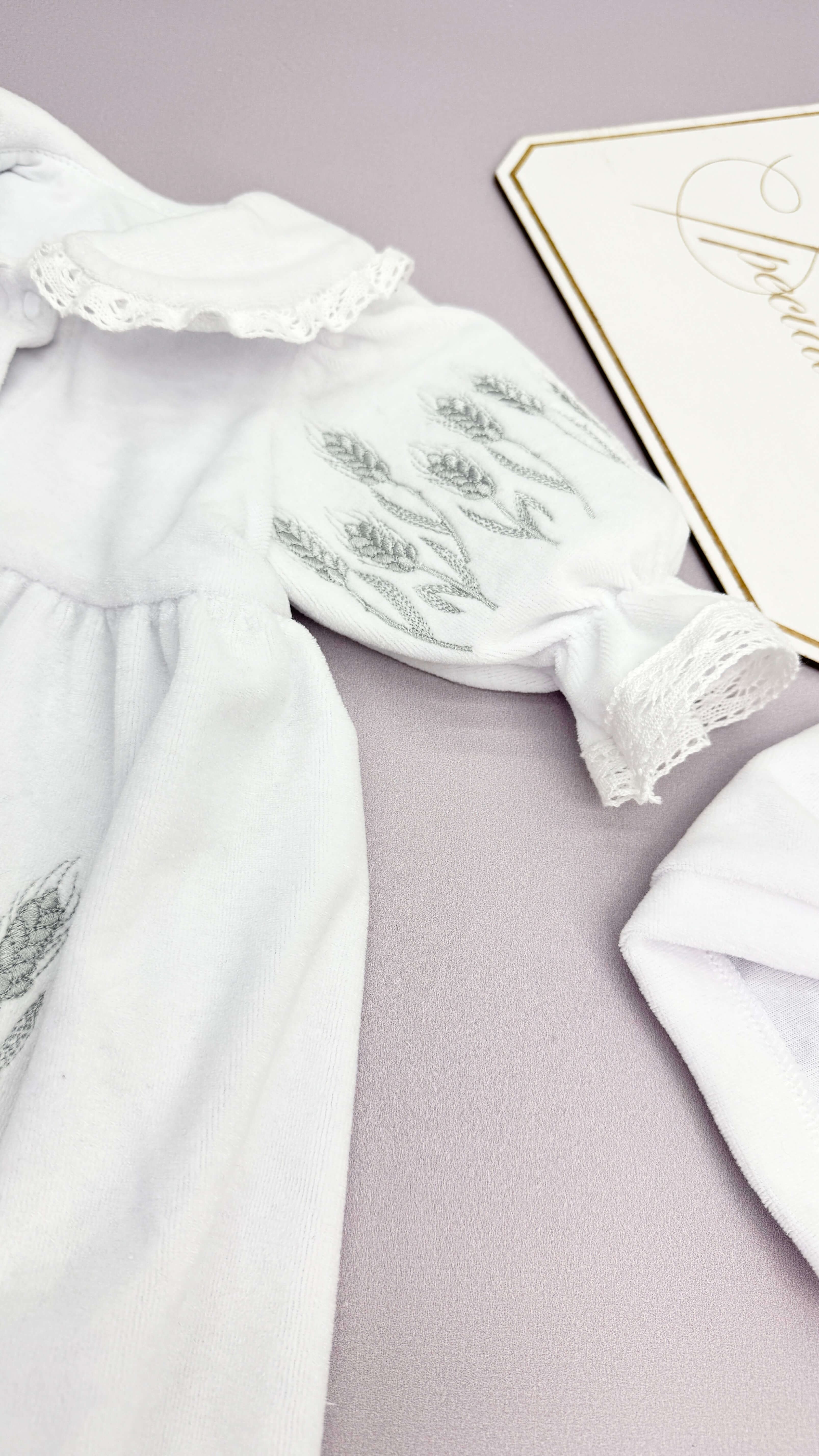 Теплий хрестильний набір одягу для дівчинки “Silver Star” з білого велюру