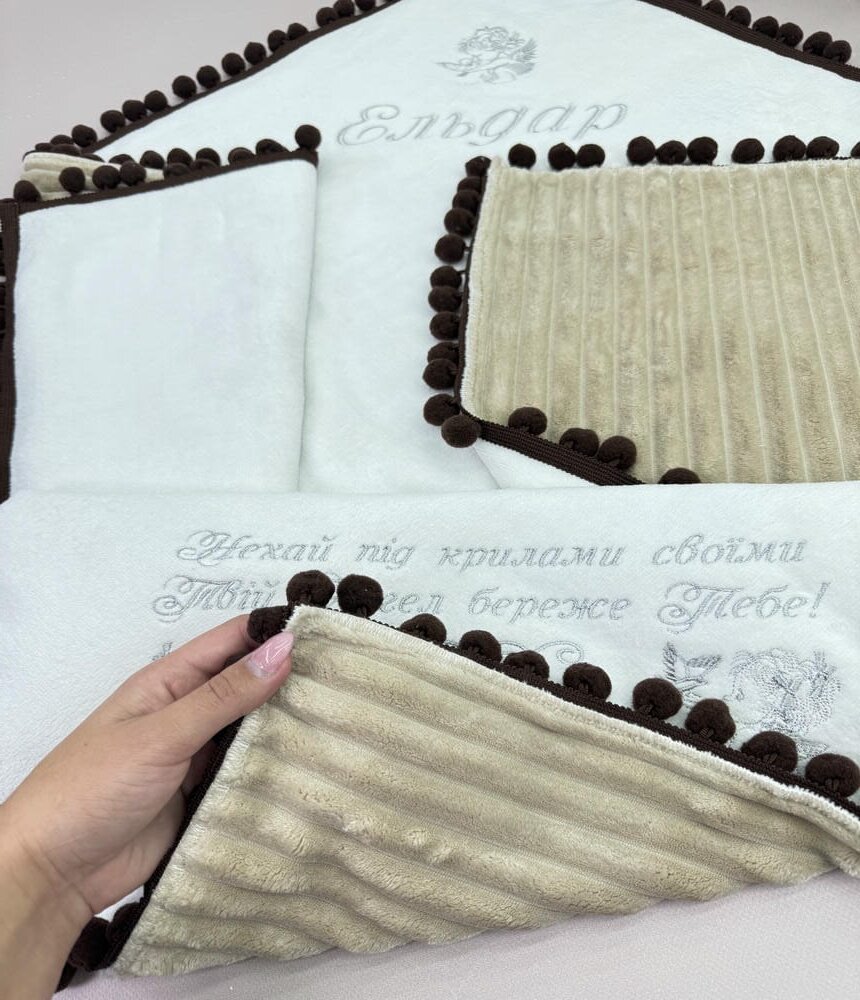 Крыжма-плед «Chocolate Silver» без капюшона: белая велюровая махра и коричневый плюш
