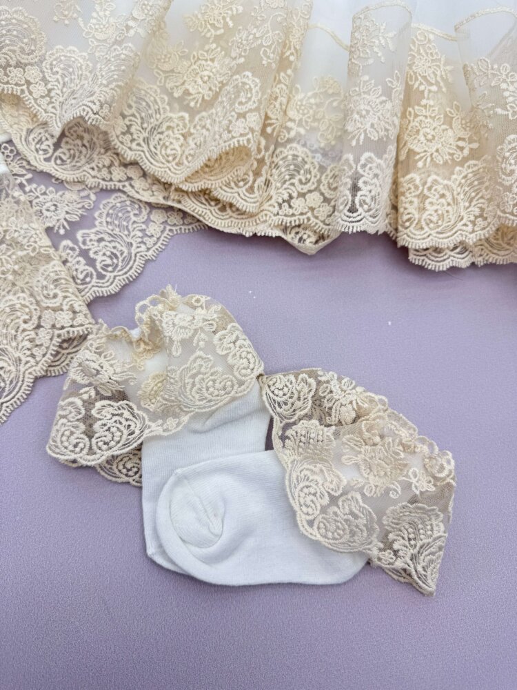 Крестильный набор для девочки «Beige Charm»: сатиновое платье, повязка и носочки