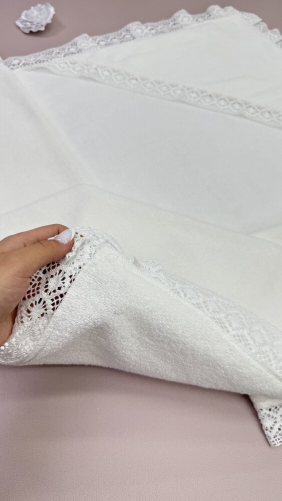 Классическая махровая крыжма «Pure White» с натуральным хлопковым кружевом